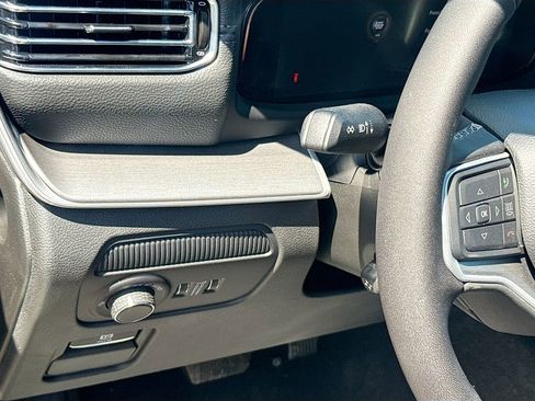 New 2026 Jeep Grand Wagoneer 2WD image 10