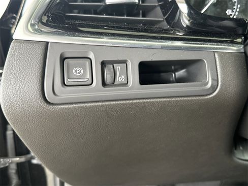 New 2025 Cadillac XT6 Luxury image 16