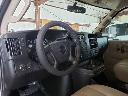 Used 2016 Chevrolet Express 2500 RWD image 13
