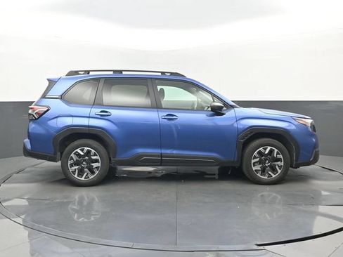 Used 2026 Subaru Forester Premium AWD/4WD image 2