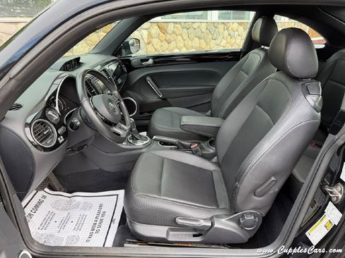 Used 2013 Volkswagen Beetle TDI FWD image 4
