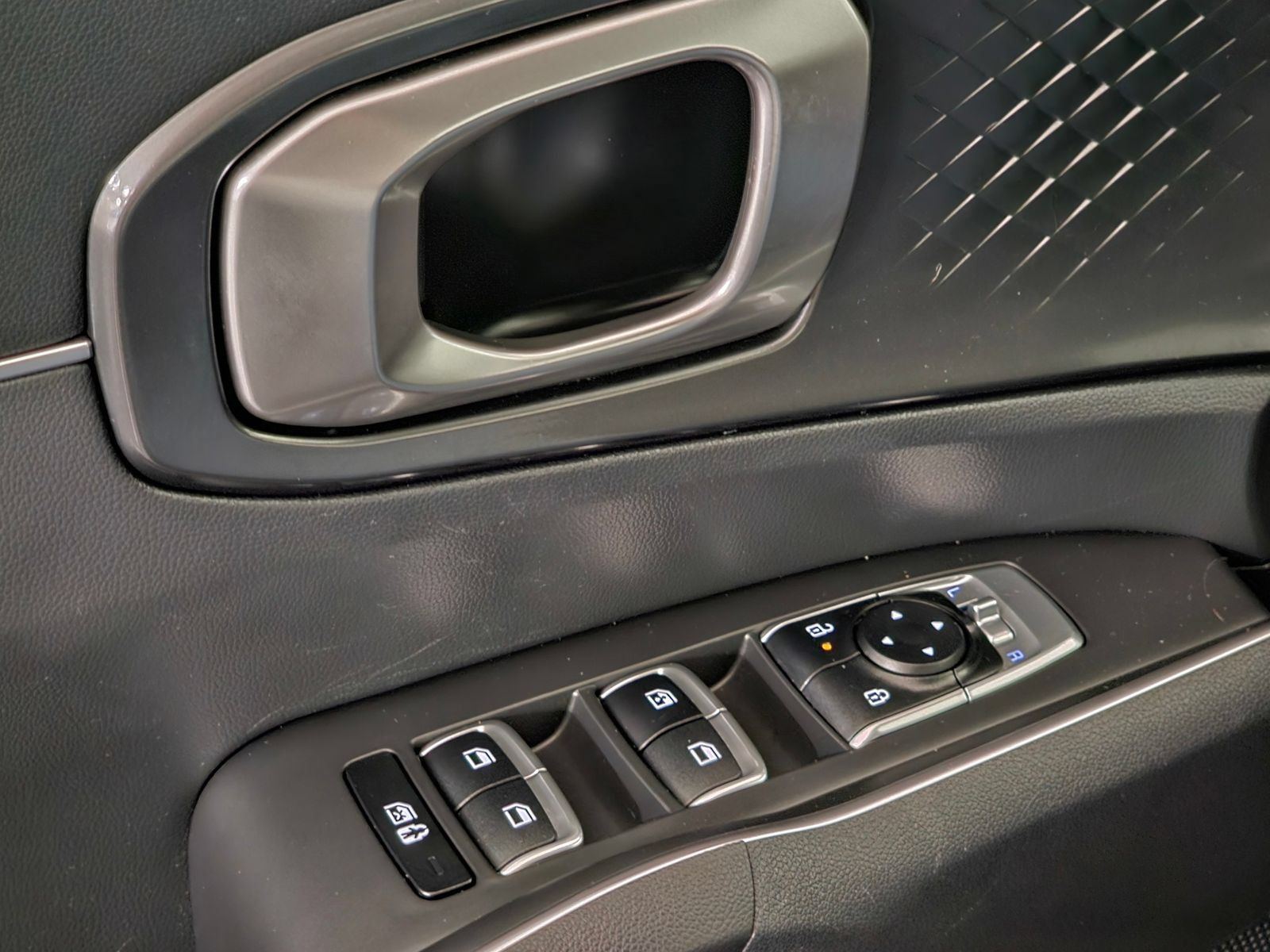 Used 2024 Kia Sorento S w/ Panoramic Sunroof Package FWD image 20