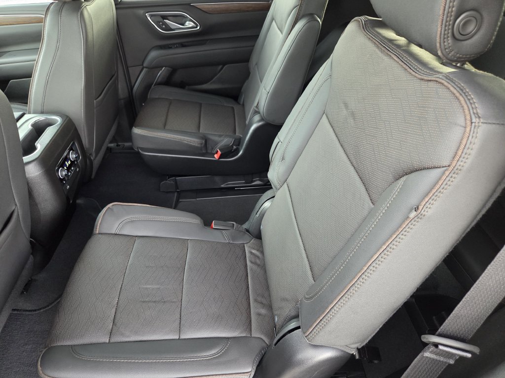 Used 2024 Chevrolet Tahoe High Country w/ Premium Package 2 AWD/4WD image 29