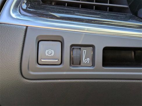 Certified 2025 Cadillac XT5 Premium Luxury image 26