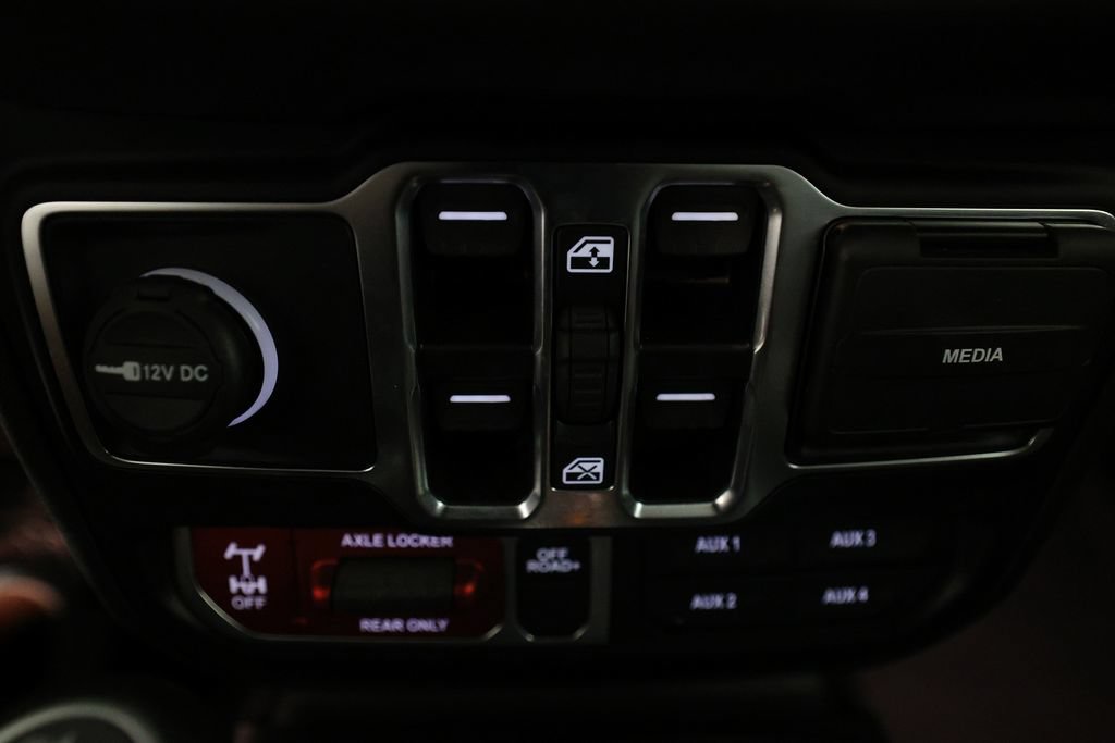 Used 2024 Jeep Wrangler Unlimited Sport AWD/4WD image 24