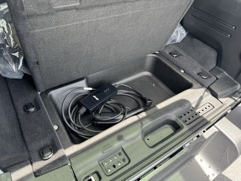 Used 2025 Jeep Wrangler Sahara w/ Safety Group image 38