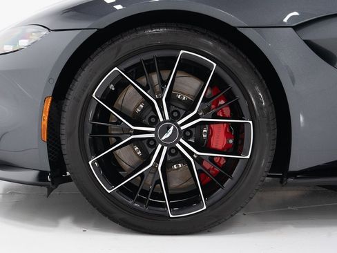 Used 2021 Aston Martin V8 Vantage Roadster image 41