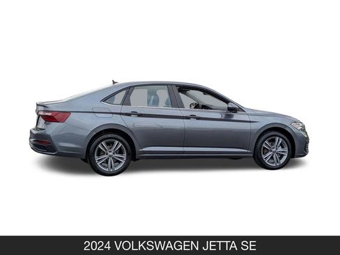 Used 2024 Volkswagen Jetta SE FWD image 7