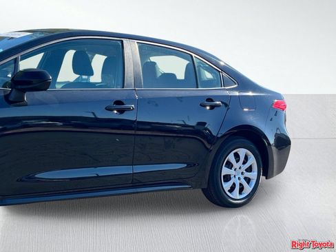 Certified 2025 Toyota Corolla LE FWD image 10