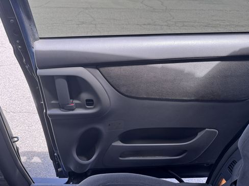 Used 2004 Toyota Sienna CE FWD image 31