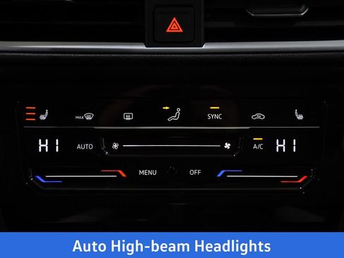 New 2026 Volkswagen Taos SE image 14