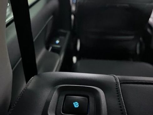 Used 2025 Ford Expedition Active AWD/4WD image 16