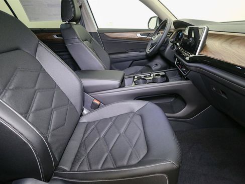 New 2026 Volkswagen Atlas SE image 13