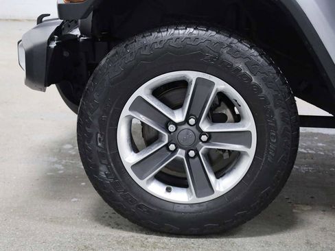 Used 2019 Jeep Wrangler Unlimited Sahara image 37