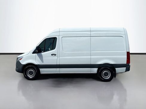 Used 2025 Mercedes-Benz Sprinter 2500 image 6
