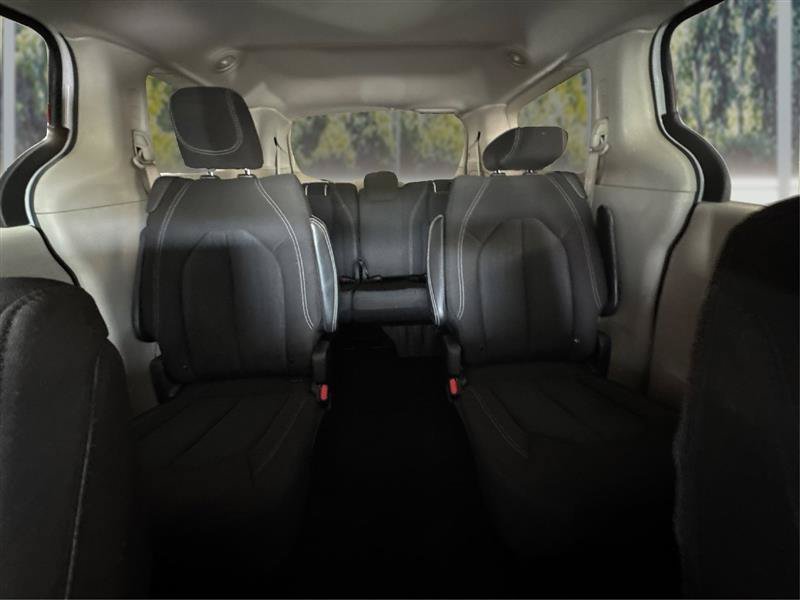Used 2023 Chrysler Voyager LX FWD image 15