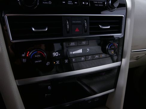 Used 2024 INFINITI QX80 Premium Select image 31