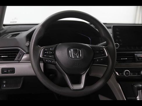 Used 2020 Honda Accord LX image 7