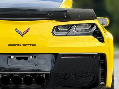 Used 2018 Chevrolet Corvette Z06 RWD image 17