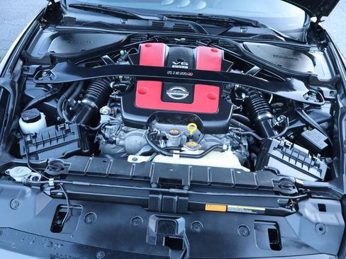 Used 2020 Nissan 370Z NISMO image 35