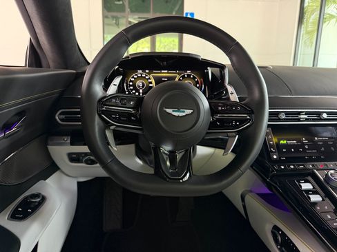 Used 2025 Aston Martin V8 Vantage Coupe RWD image 34