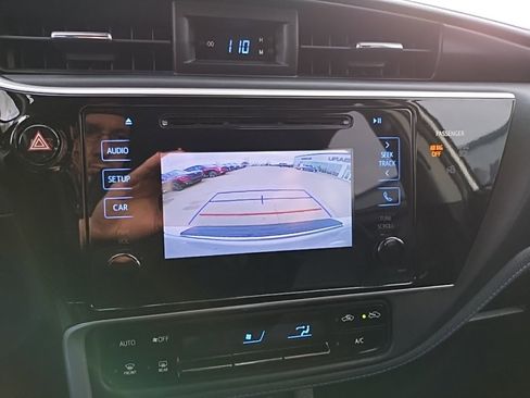 Used 2017 Toyota Corolla SE image 23