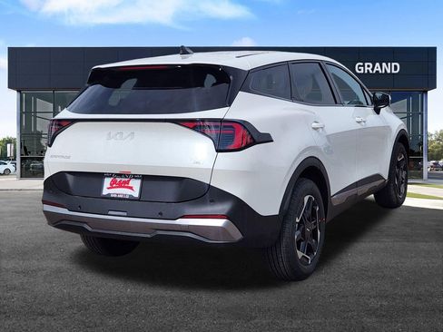 New 2026 Kia Sportage S image 5