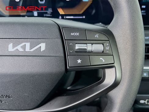 Used 2025 Kia K4 FWD image 17