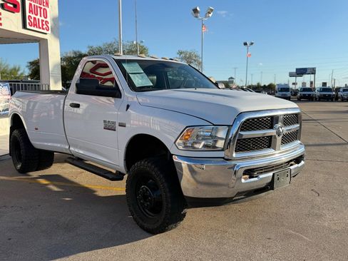 Used 2018 RAM 3500 Tradesman w/ Chrome Appearance Group image 3