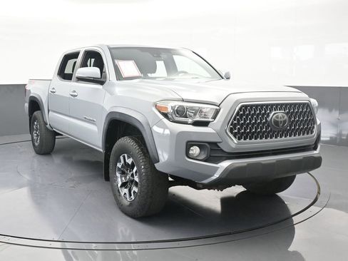 Used 2019 Toyota Tacoma TRD Off-Road image 9