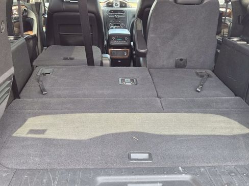 Used 2009 Buick Enclave CXL w/ Driver Confidence Package AWD/4WD image 20