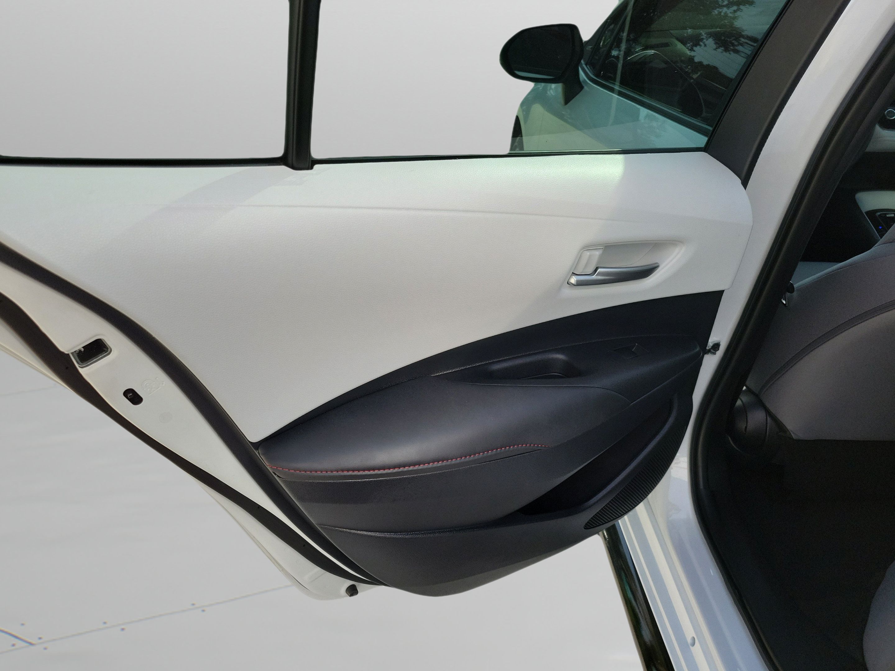 Certified 2025 Toyota Corolla SE FWD image 24