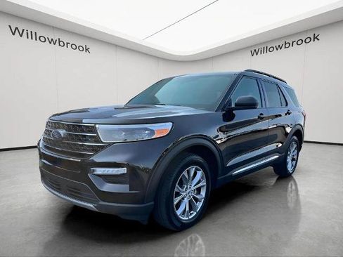 Certified 2023 Ford Explorer XLT w/ Equipment Group 202A AWD/4WD image 1