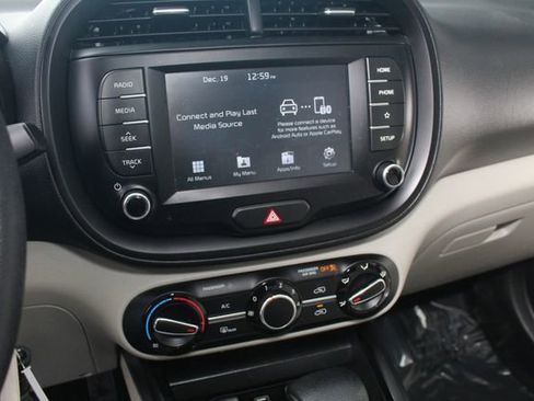 Used 2020 Kia Soul LX image 17