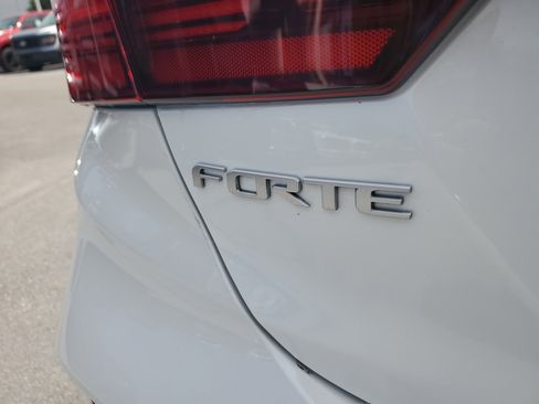 Used 2024 Kia Forte GT-Line w/ GT-Line Premium Package image 31