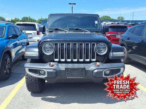 Used 2018 Jeep Wrangler Unlimited Sahara AWD/4WD image 3