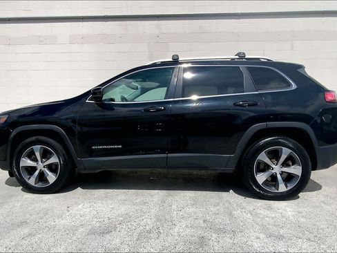 Used 2019 Jeep Cherokee Limited AWD/4WD image 3