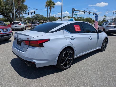 Certified 2025 Nissan Altima 2.5 SR FWD image 4