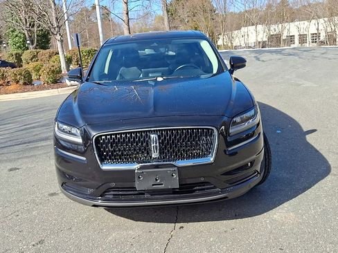 Used 2022 Lincoln Nautilus Reserve image 3