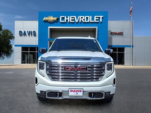 Used 2024 GMC Sierra 1500 Denali w/ Denali Reserve Package AWD/4WD image 8