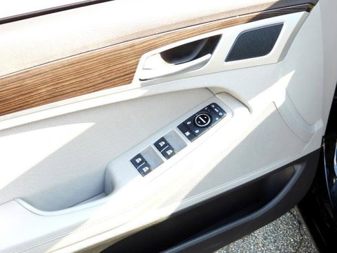 Used 2015 Hyundai Genesis 3.8 image 36