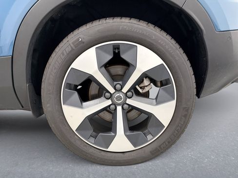 Used 2025 Volvo XC40 B5 Plus AWD/4WD image 27