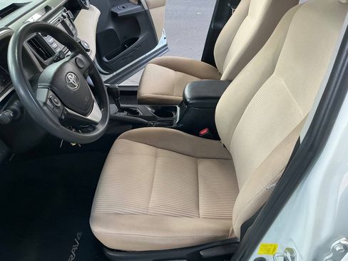 Used 2013 Toyota RAV4 LE FWD image 12
