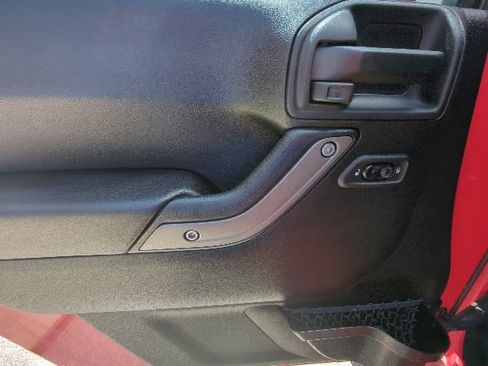 Used 2017 Jeep Wrangler Unlimited Sport w/ Quick Order Package 24S AWD/4WD image 13