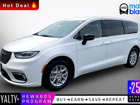 Used 2024 Chrysler Pacifica Touring-L FWD image 1