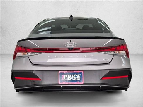 Certified 2025 Hyundai Elantra SEL FWD image 7
