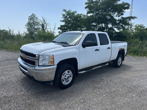 Used 2014 Chevrolet Silverado 2500 LT AWD/4WD image 2