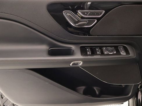 New 2026 Lincoln Aviator 2WD image 18