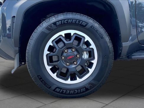 Used 2025 Toyota 4Runner TRD Off-Road Premium AWD/4WD image 11