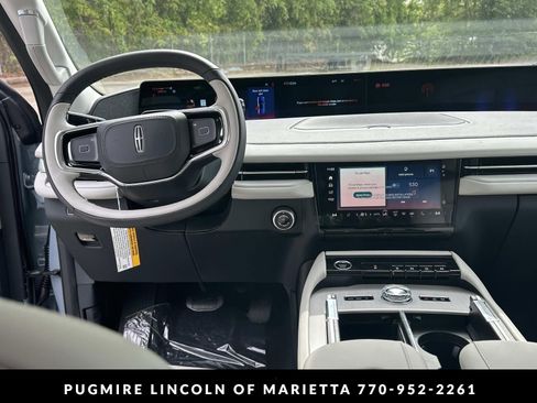 New 2026 Lincoln Navigator L Reserve AWD/4WD image 14